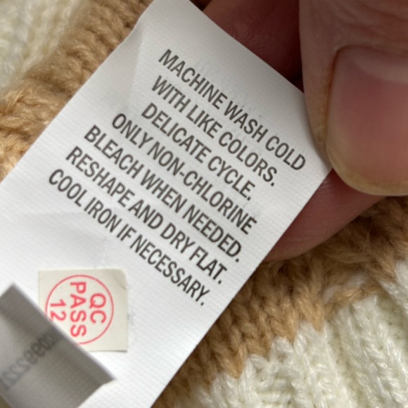 Falls creek patchwork V neck cable knit cream size XL - Picture 9 of 13